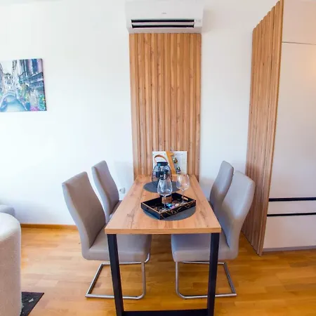 Lucy 1 Apartment